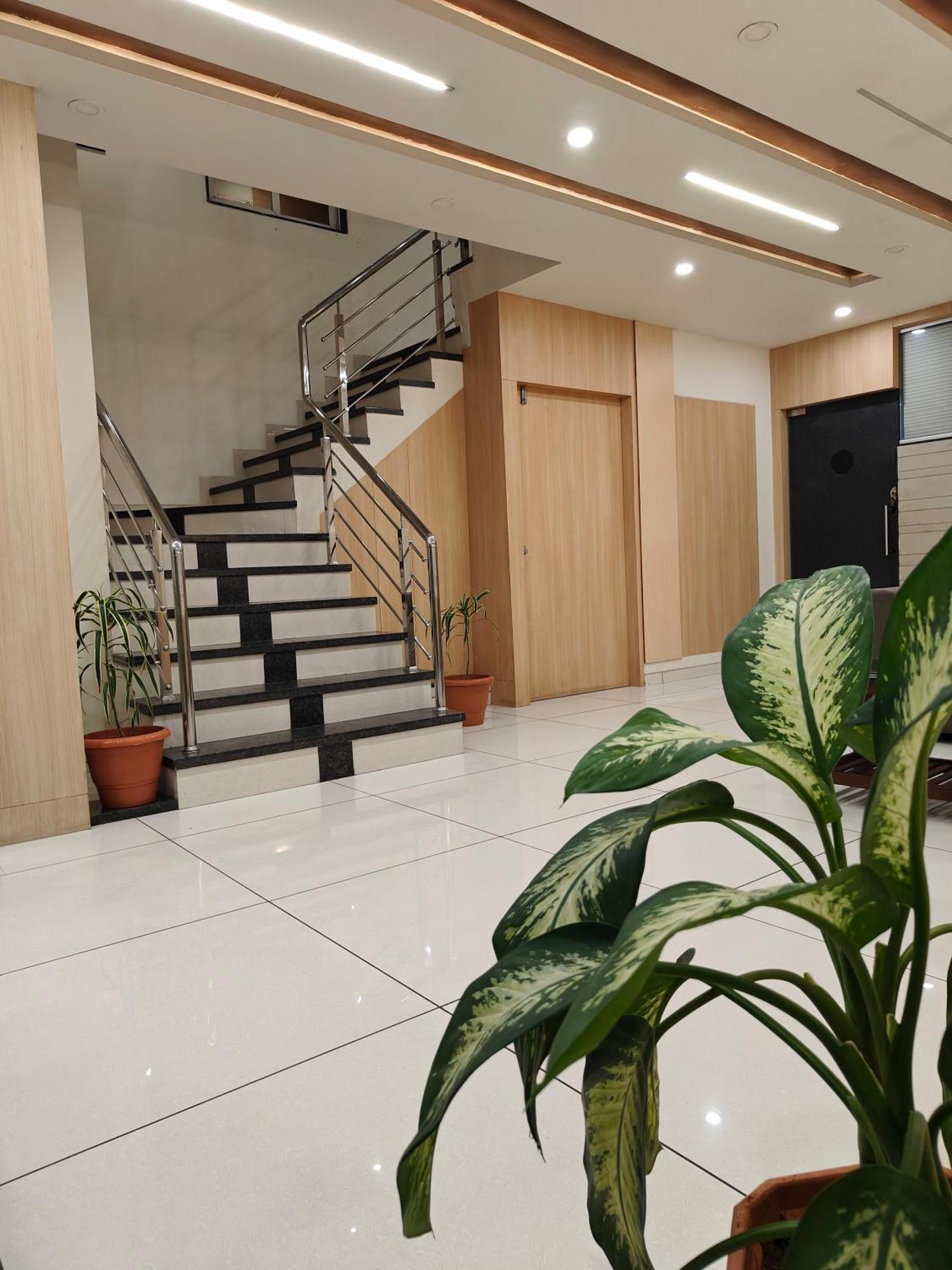 Hotel Sahyog & Rooms 수라트 외부 사진