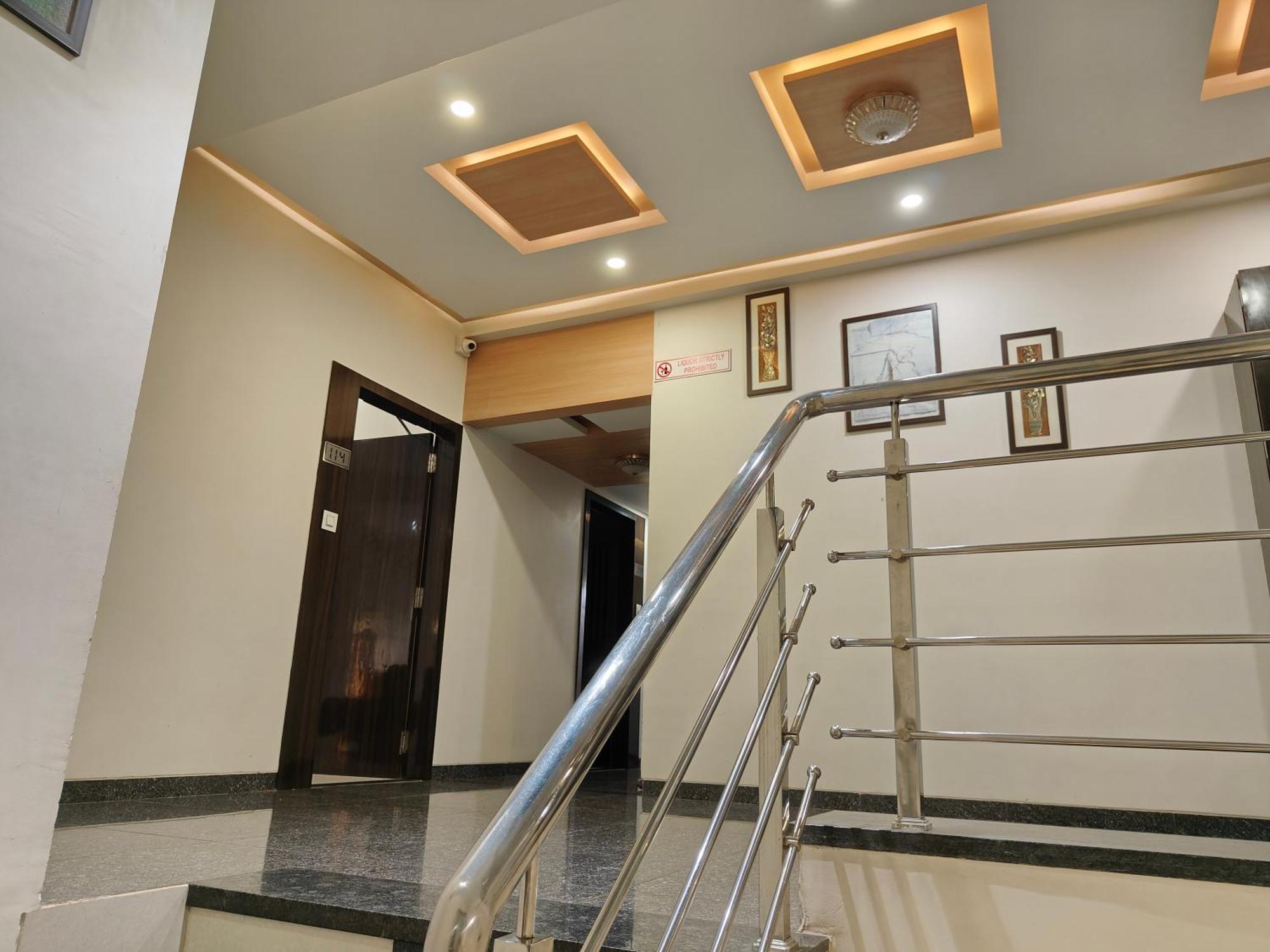 Hotel Sahyog & Rooms 수라트 외부 사진