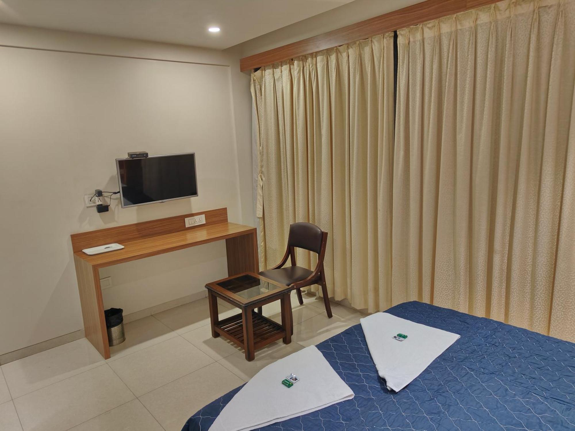 Hotel Sahyog & Rooms 수라트 외부 사진