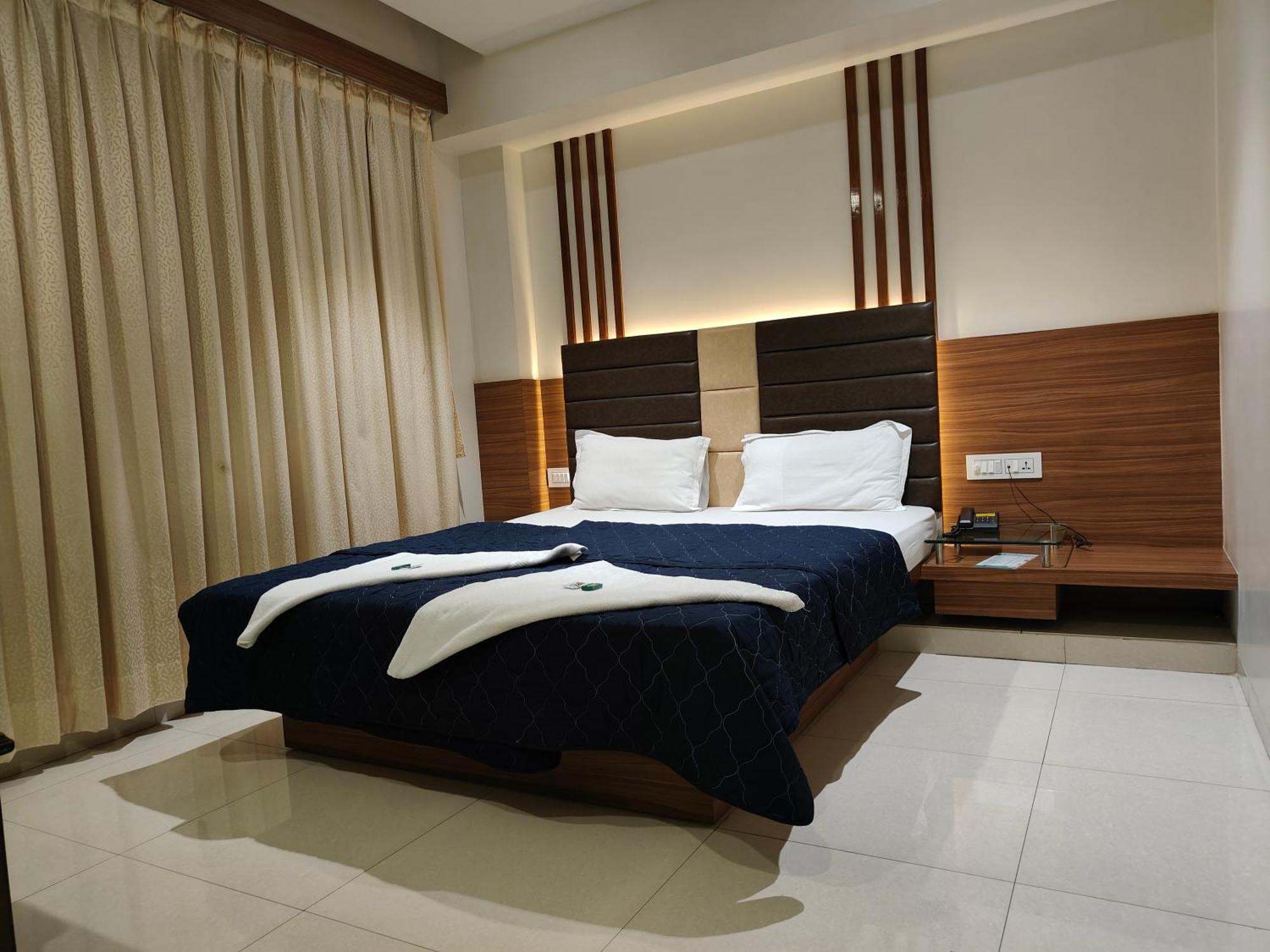 Hotel Sahyog & Rooms 수라트 외부 사진